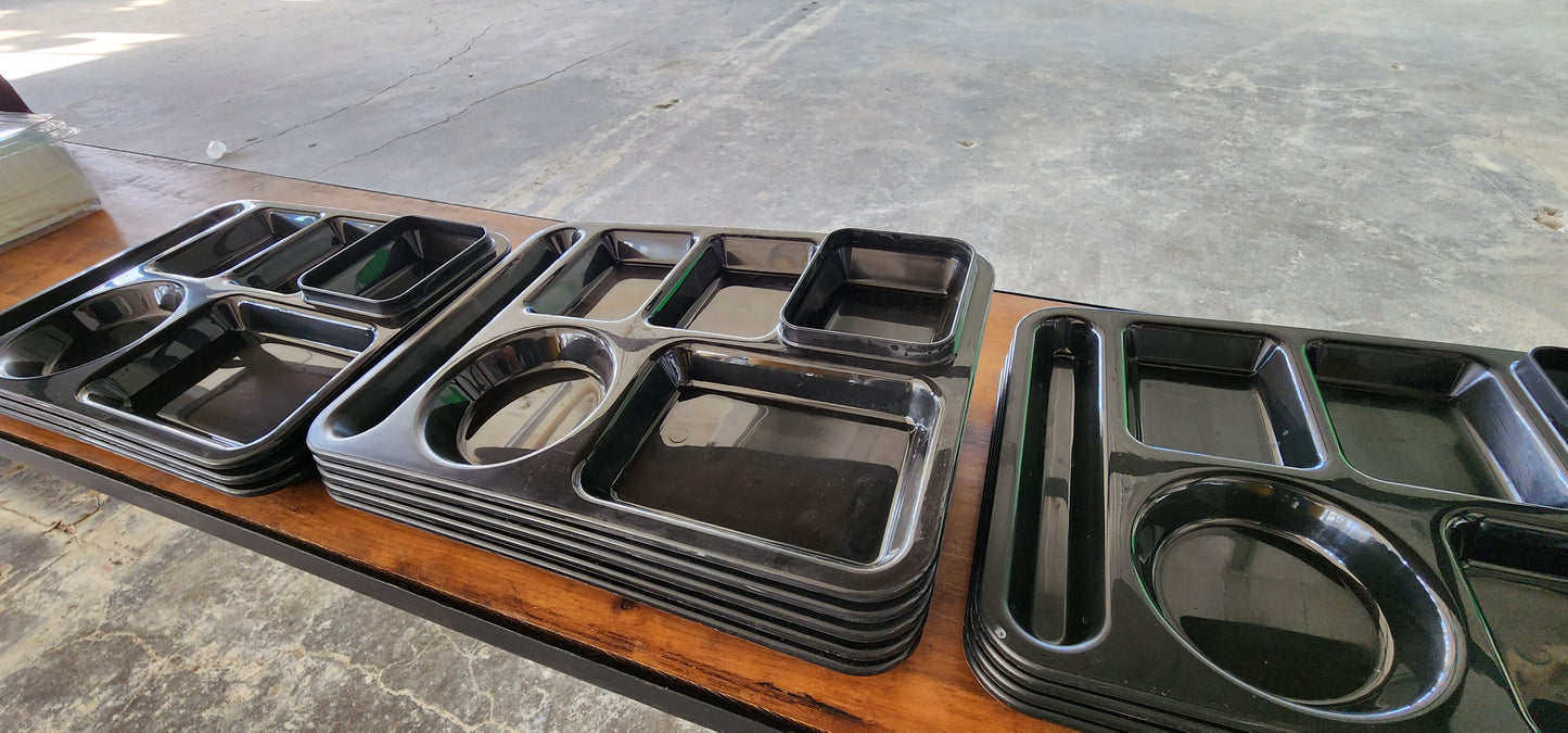 Classic Plastic Divided Plates for Adults, School Lunch Trays for Kids,Fast Food Trays Cafeteria Trays with 6 Compartments